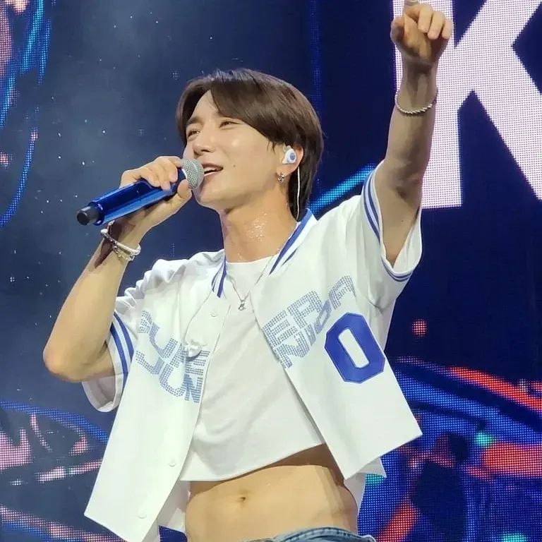 Latest photo of Leeteuk (Super Junior)
