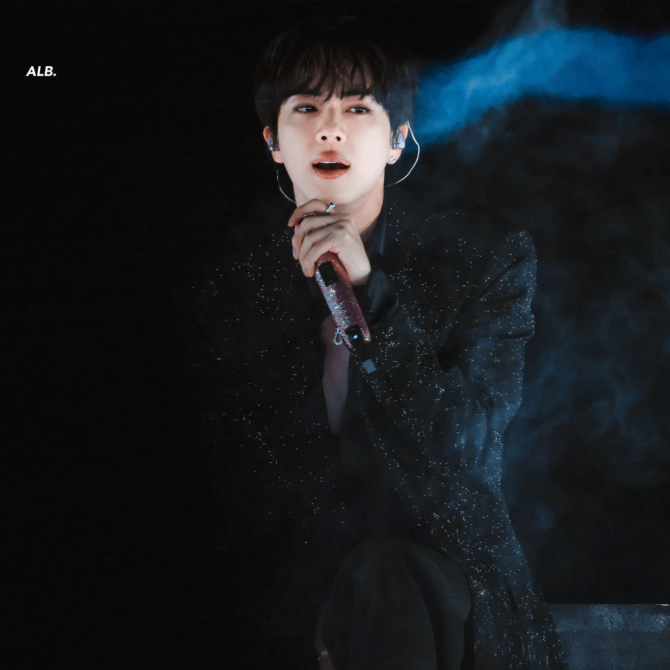 진 (방탄소년단)의 비하인드 컷