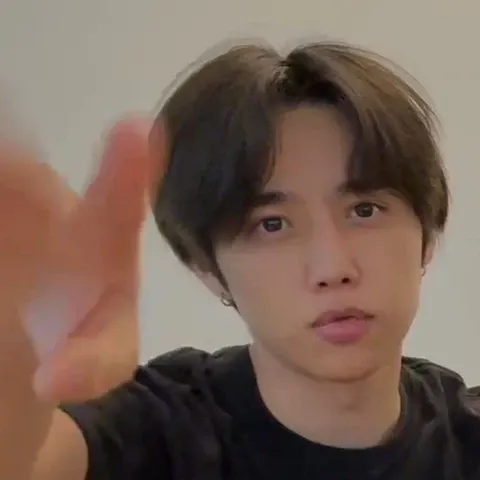 善旴 (THE BOYZ)的幕後花絮