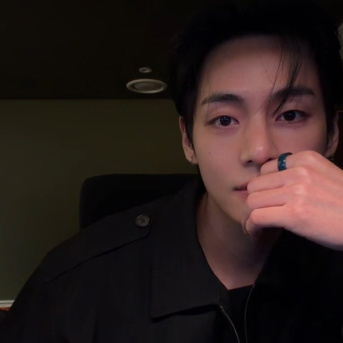 V (BTS)の最近の活動写真