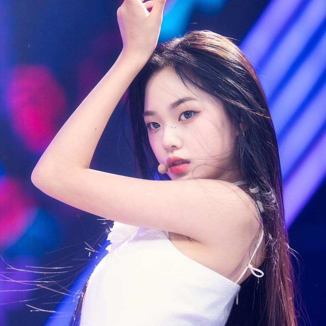 Recent activity shot of Park Boeun (CLASS:y)