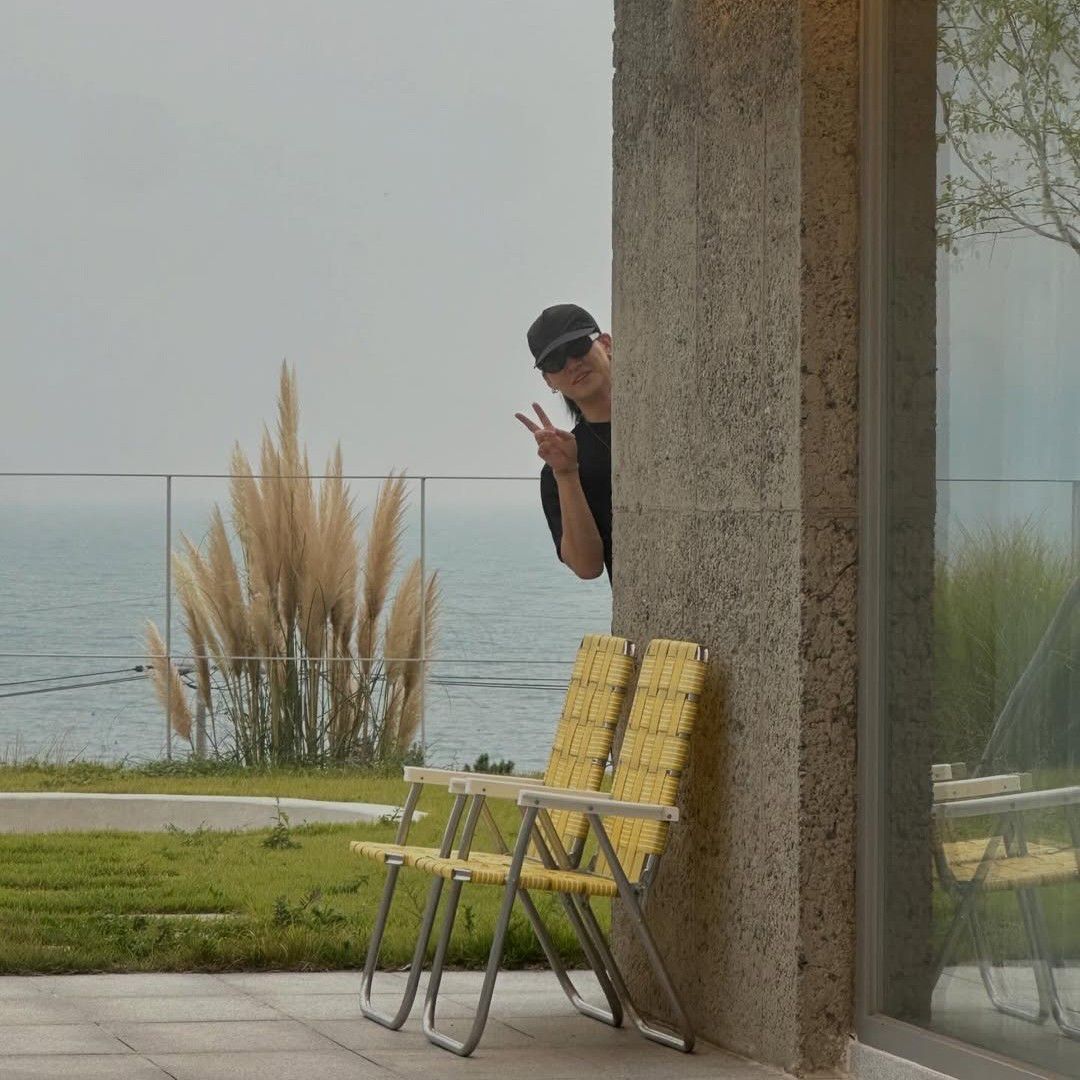 Behind-the-scenes cut of JAY B (GOT7)