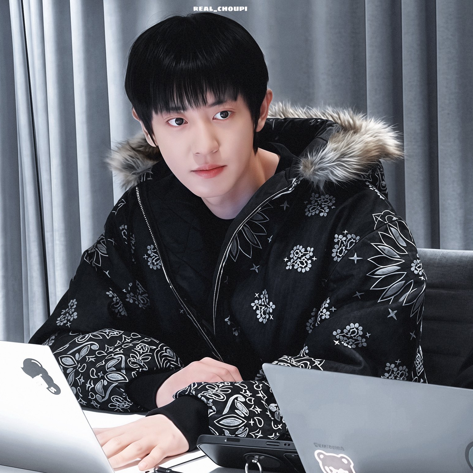 A moment captured by Chanyeol (EXO)'s fan