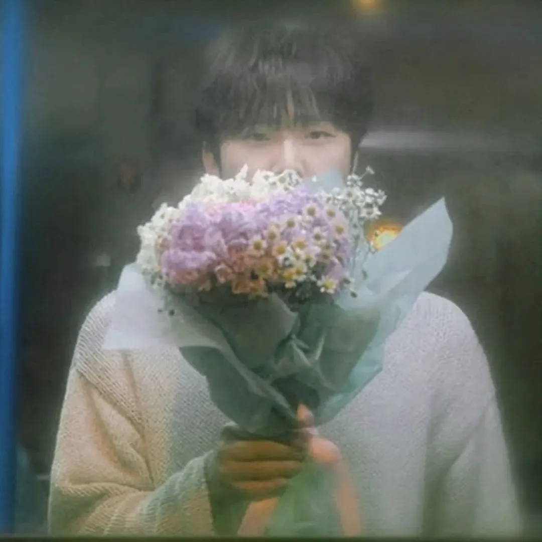 A moment captured by Jung Seunghwan's fan