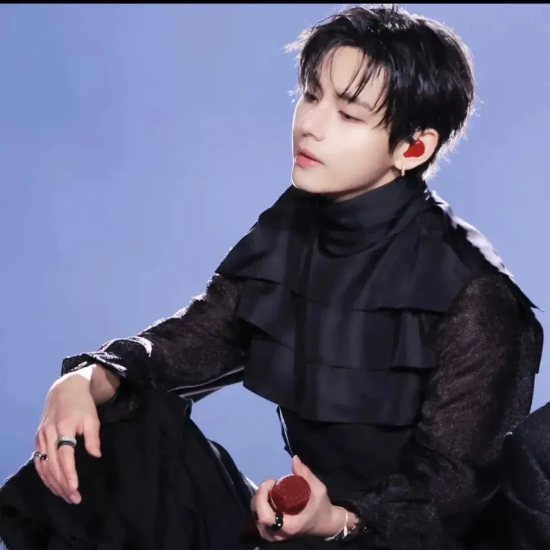 Recent activity shot of V (BTS)