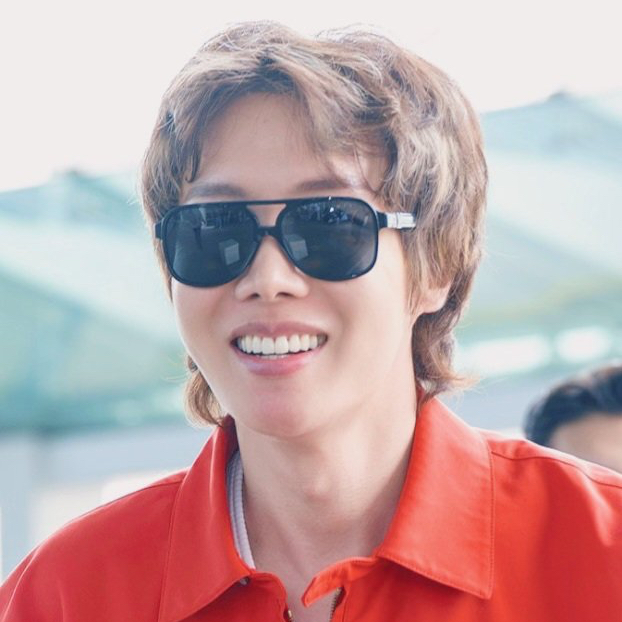 Foto terbaru j-hope (BTS)
