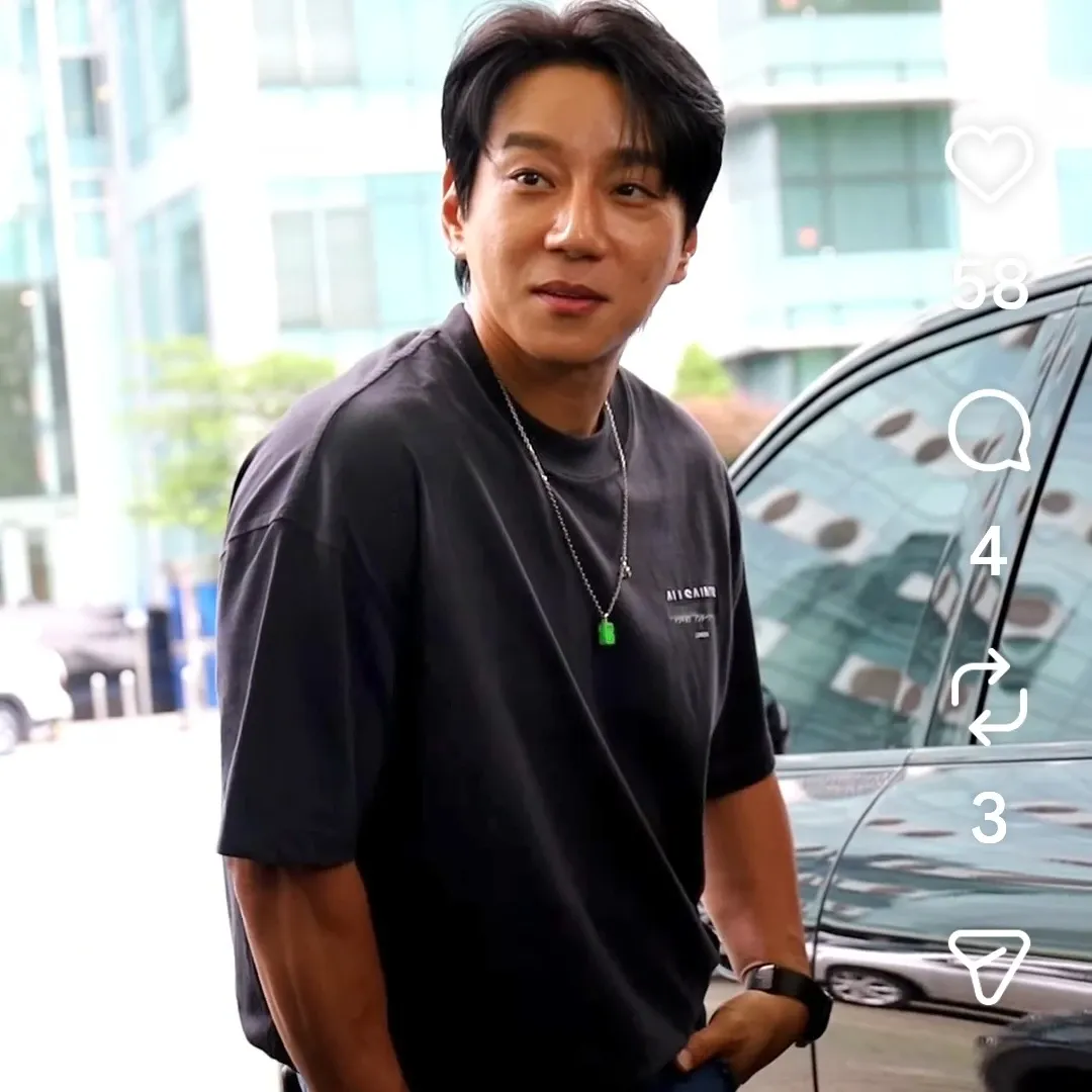 A moment captured by Hwang Chiyeol's fan