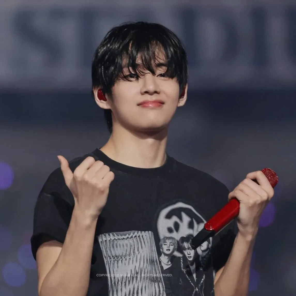 Foto aktivitas terbaru V (BTS)