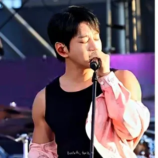 Latest photo of Hwang Chiyeol