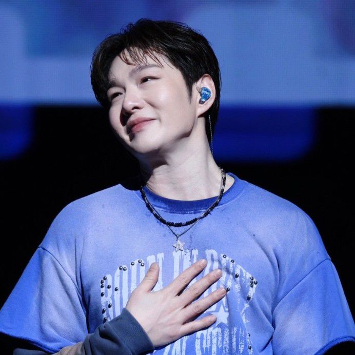 Latest photo of Lee Changsub (BTOB)