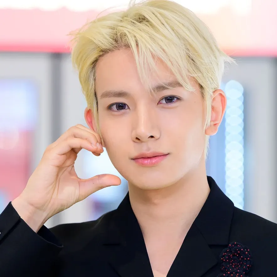 에반의 최신 사진