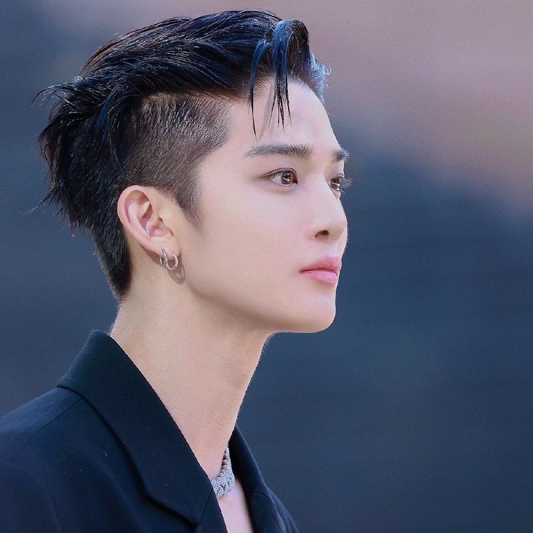 Recent activity shot of Bae Jinyoung