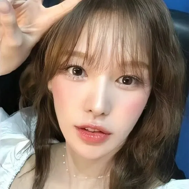 Behind-the-scenes cut of Wendy (Red Velvet)