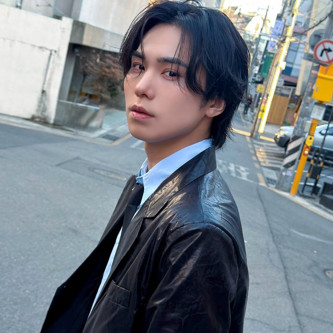 A moment captured by Rocky's fan