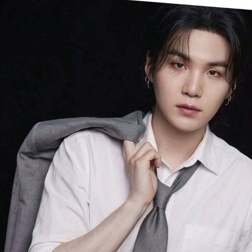 Foto terbaru SUGA (BTS)