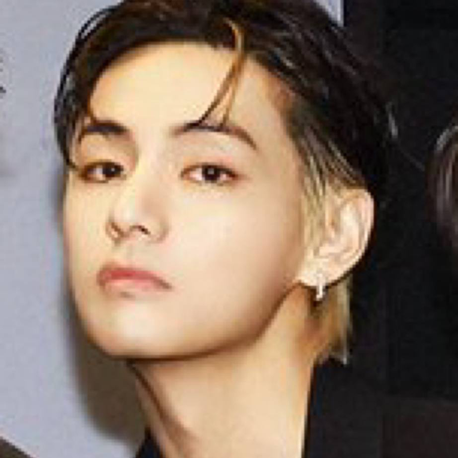 뷔 (방탄소년단)의 최신 사진