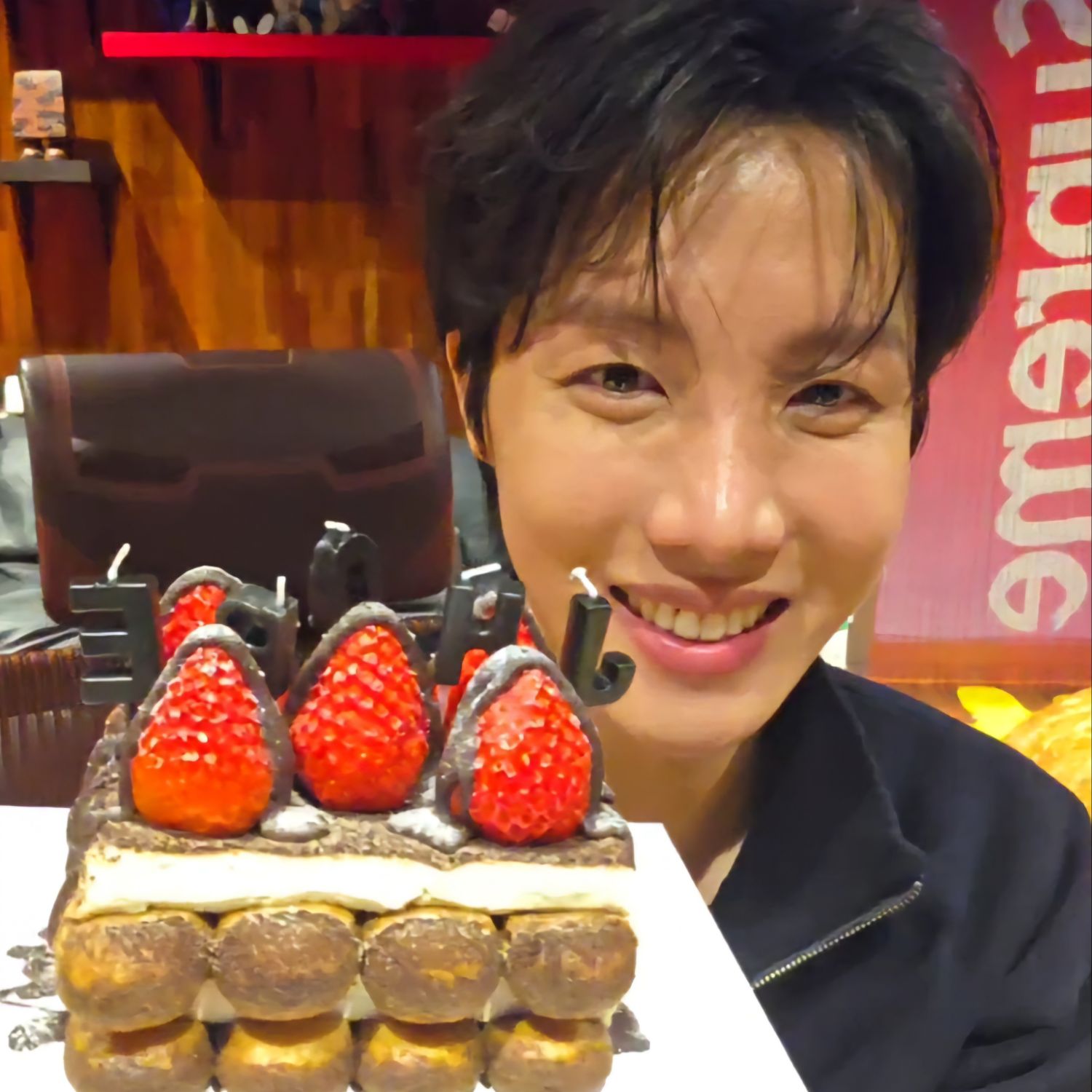 제이홉 (방탄소년단) 최근 활동샷