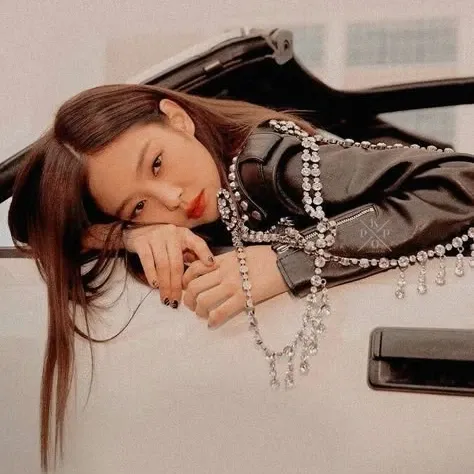 제니 (BLACKPINK)의 비하인드 컷