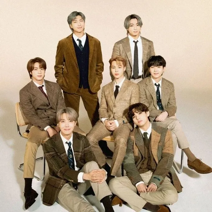 Behind-the-scenes cut of BTS
