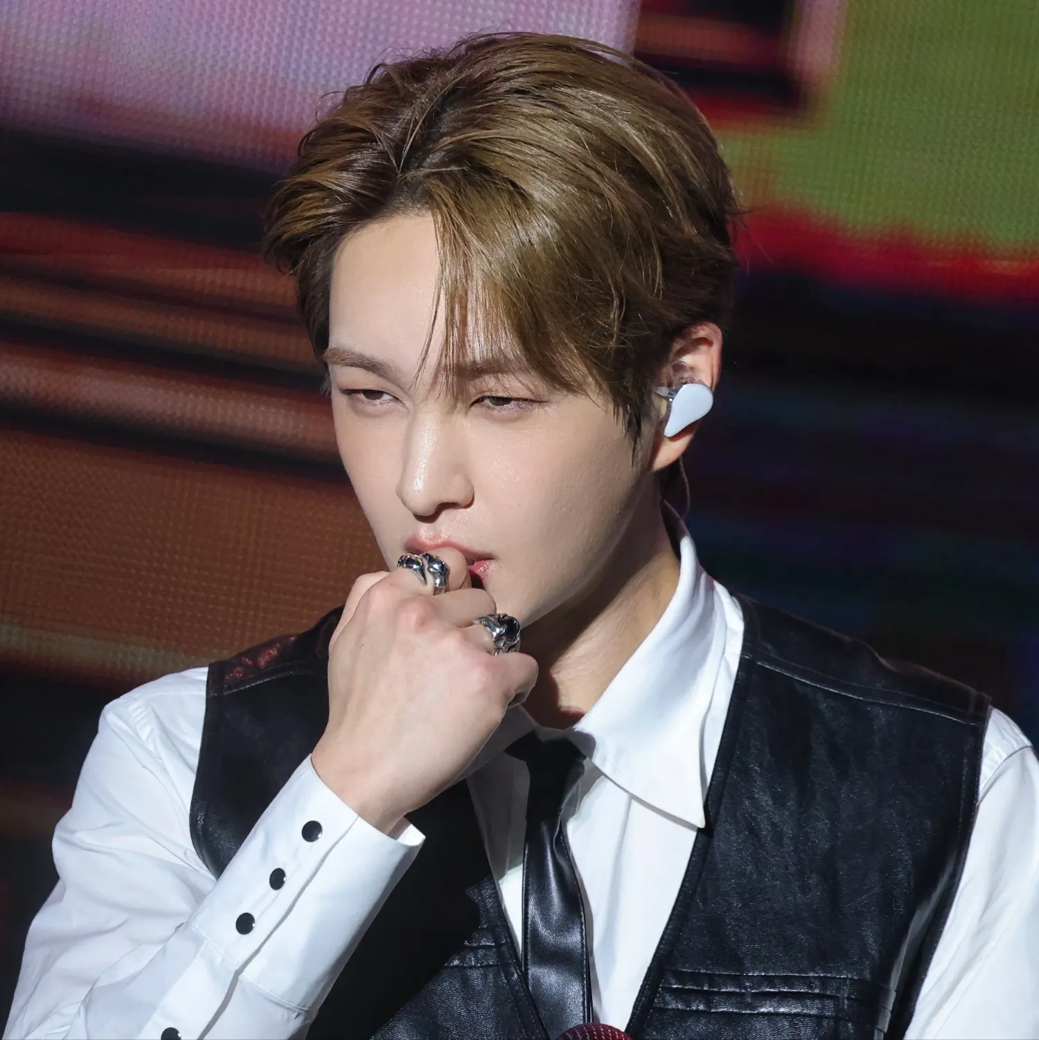 A moment captured by Onew (SHINee)'s fan