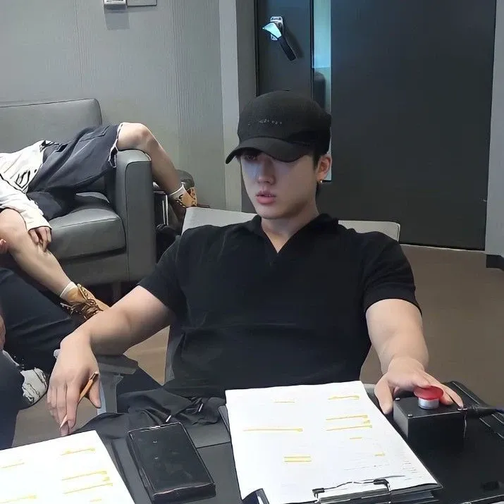 Behind-the-scenes cut of Changbin (Stray Kids)