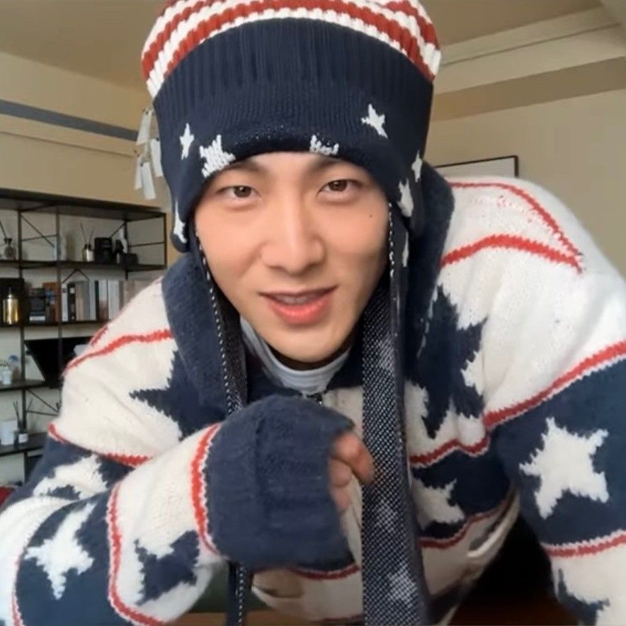 Behind-the-scenes cut of Baekho