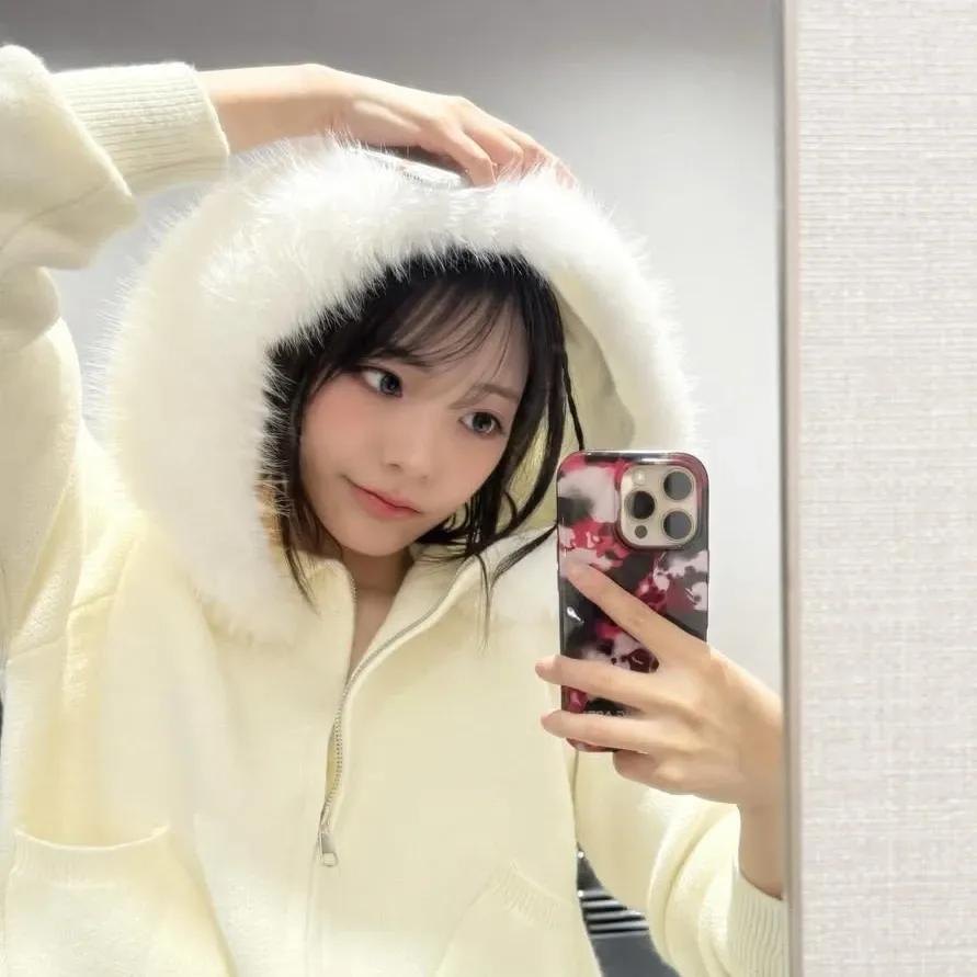 Latest photo of Siyeon (QWER)