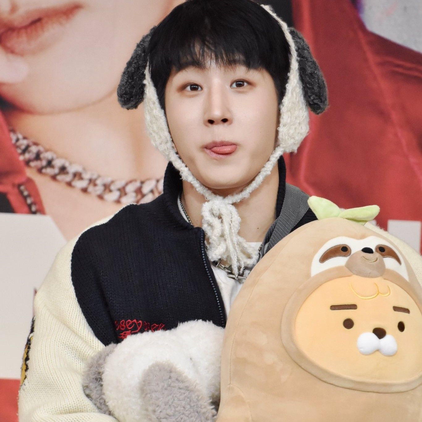 Latest photo of Jinjin (ASTRO)