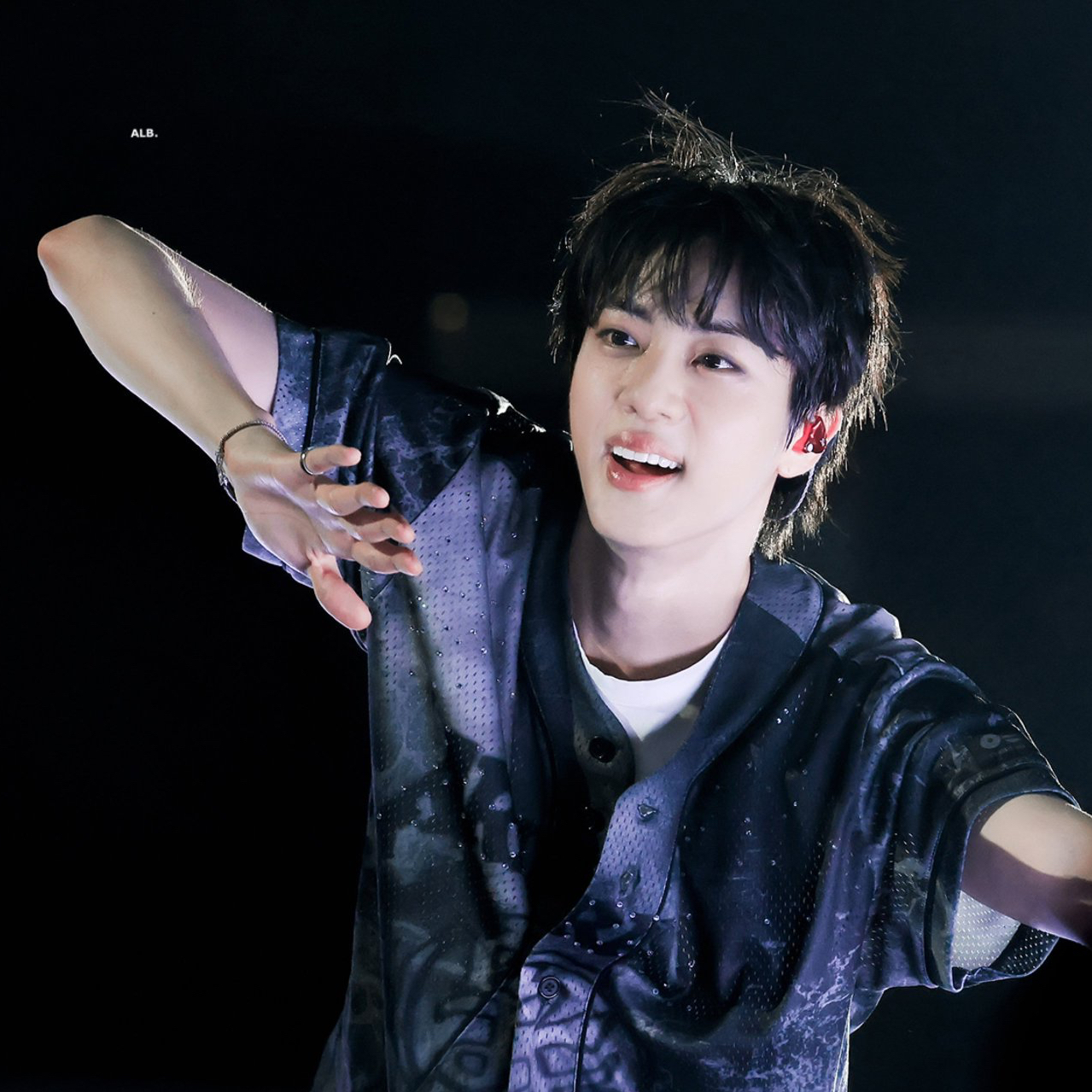 Momen yang diabadikan oleh penggemar Jin (BTS)
