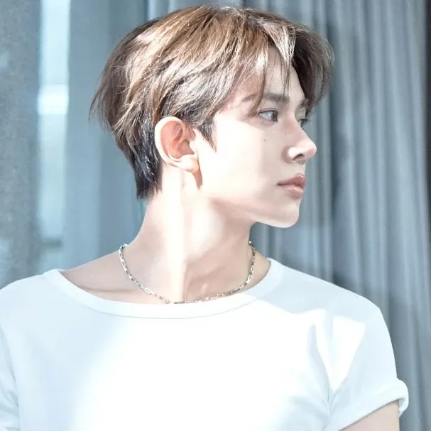 Behind-the-scenes cut of Heeseung