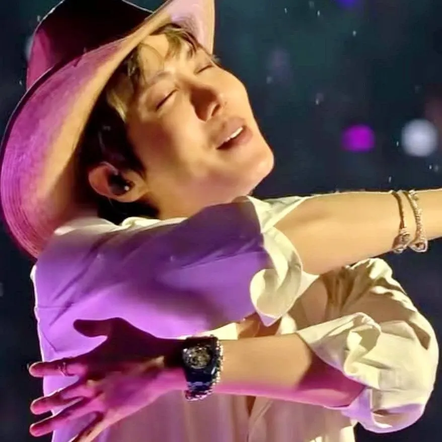 Momen yang diabadikan oleh penggemar j-hope (BTS)