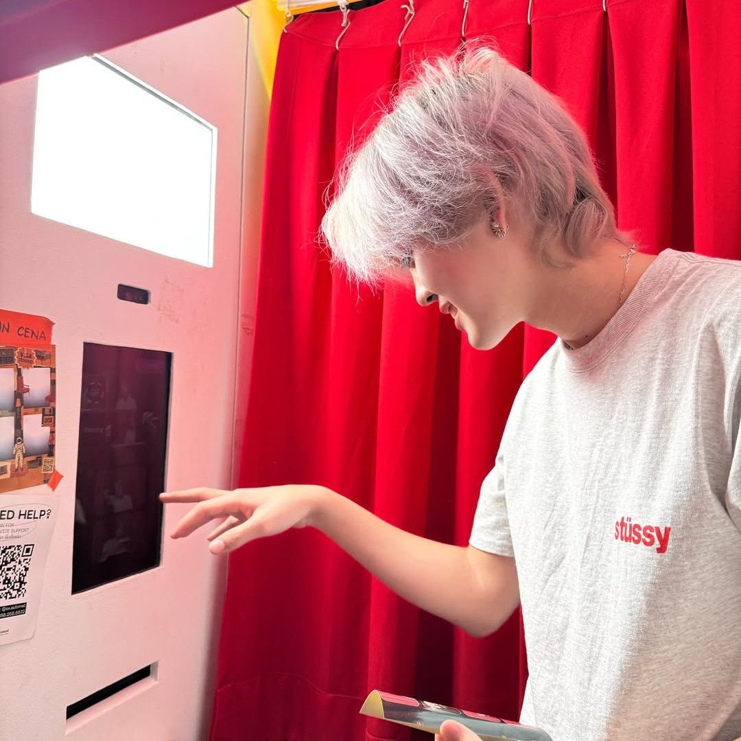 Behind-the-scenes cut of THI-O (NexT1DE)