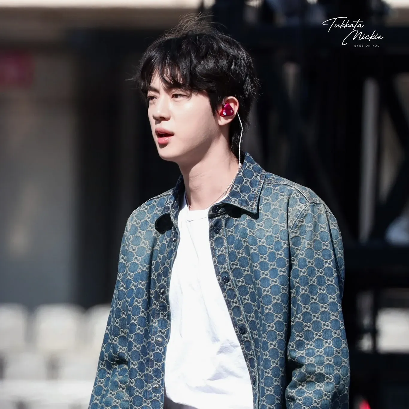 Foto aktivitas terbaru Jin (BTS)