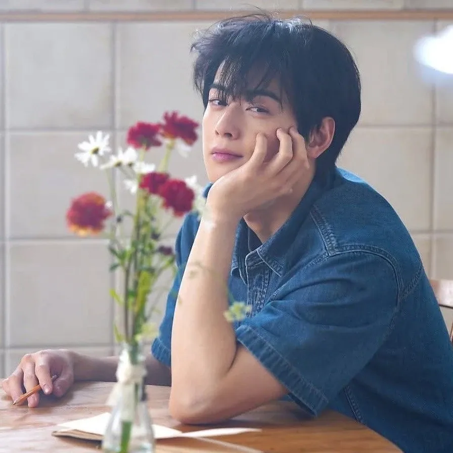 Recent activity shot of Eunwoo (ASTRO)