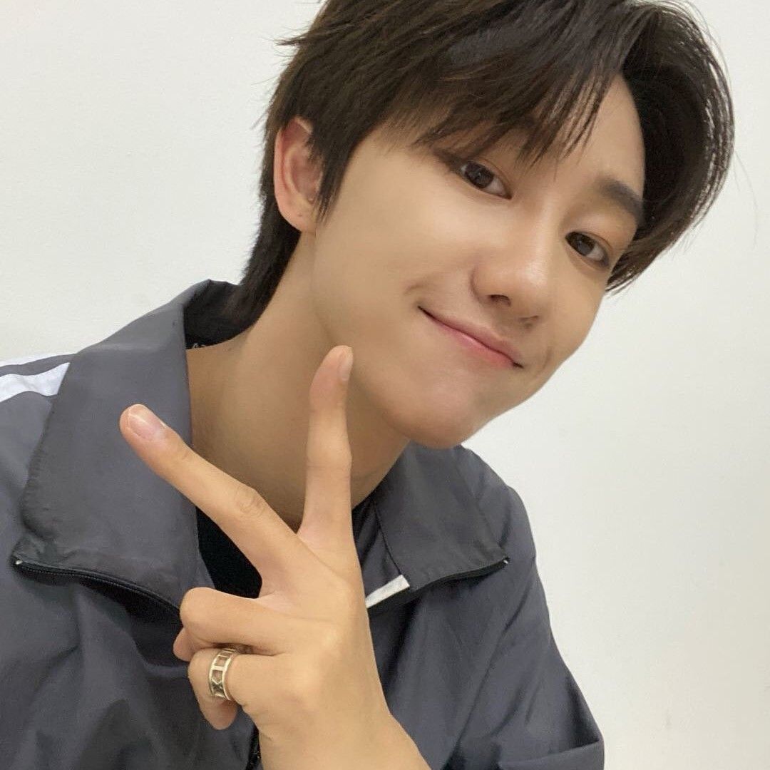 Behind-the-scenes cut of The 8 (SEVENTEEN)