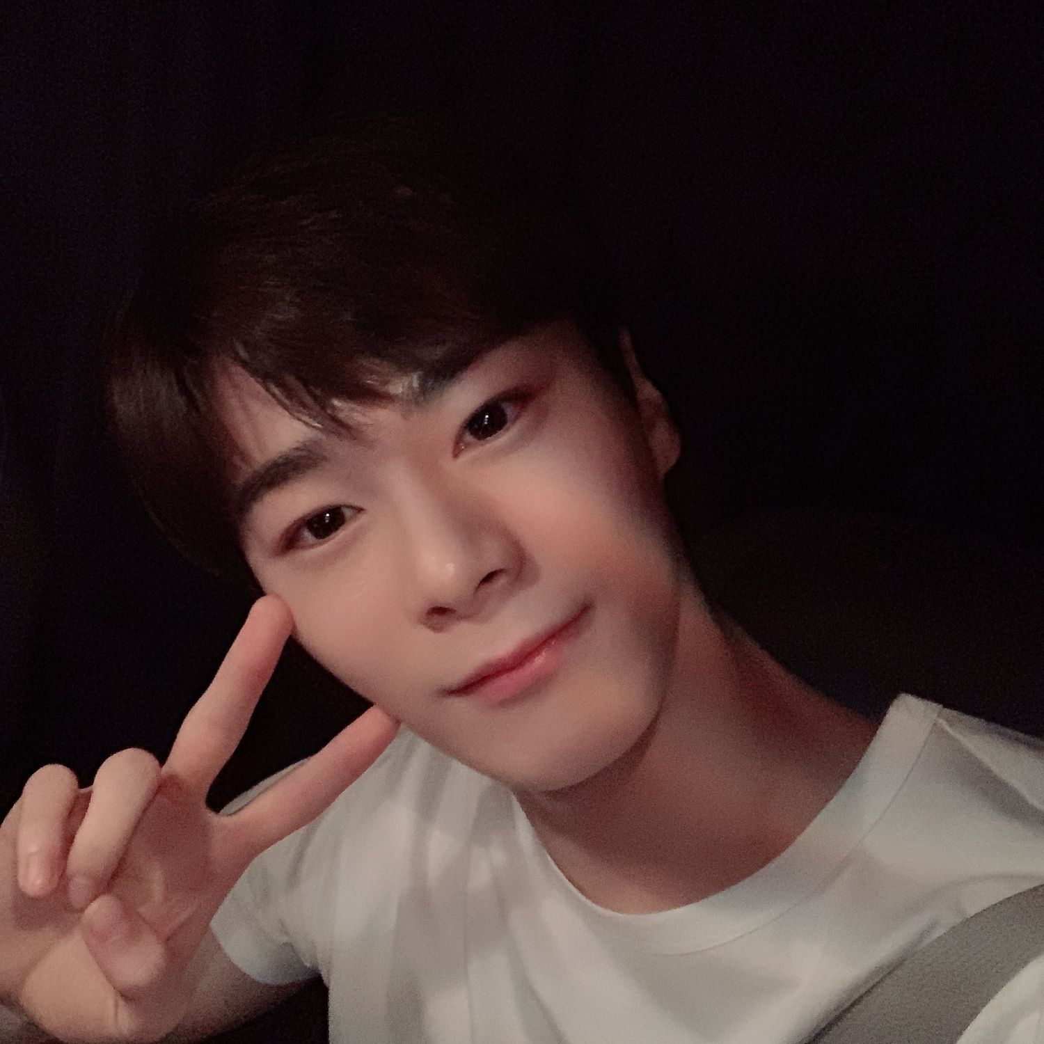 A moment captured by Moonbin (ASTRO)'s fan