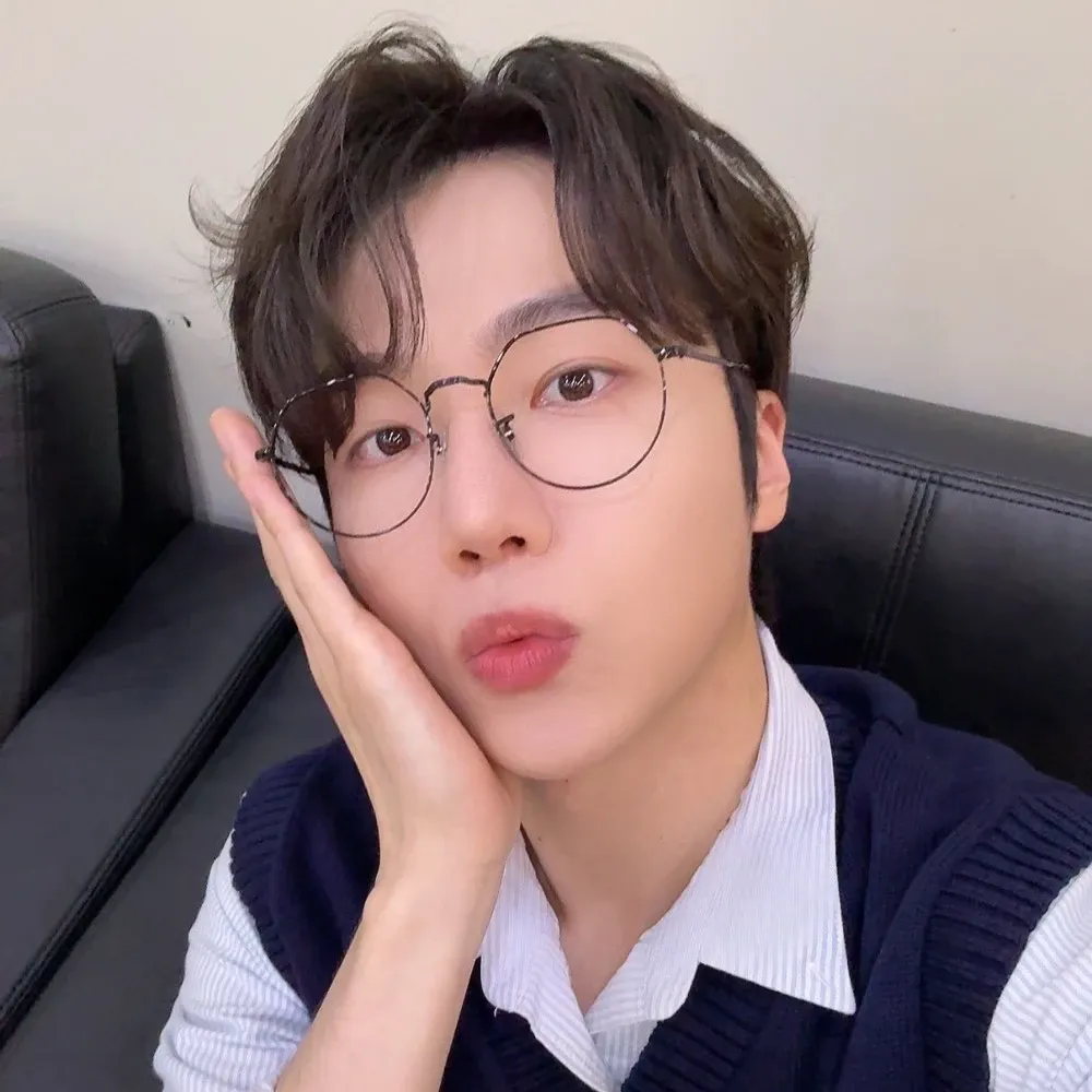 A moment captured by Jinho (PENTAGON)'s fan