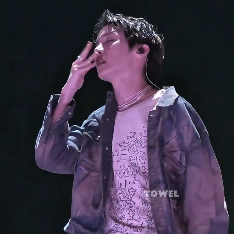 Foto terbaru j-hope (BTS)