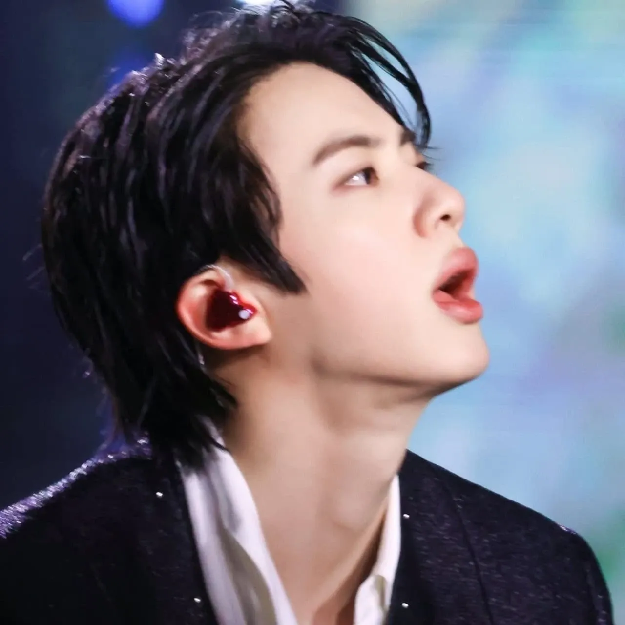 진 (방탄소년단)의 비하인드 컷