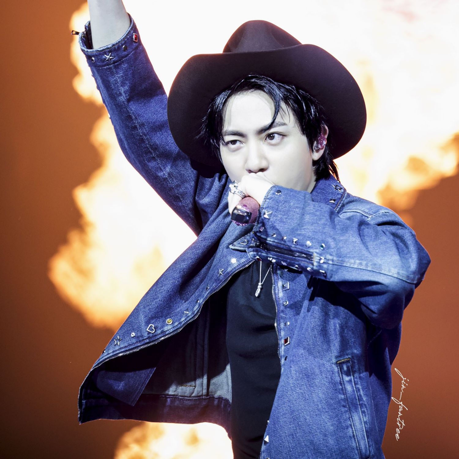 Potret di balik layar Jin (BTS)