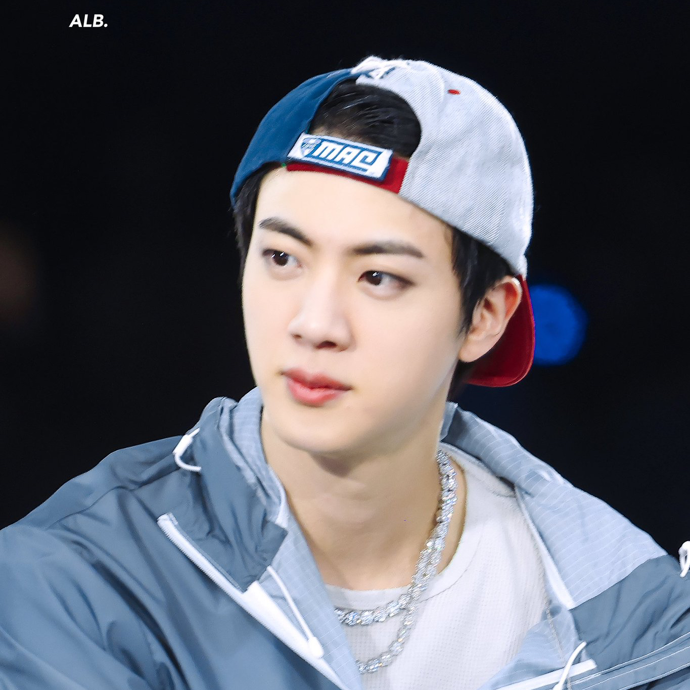 Momen yang diabadikan oleh penggemar Jin (BTS)