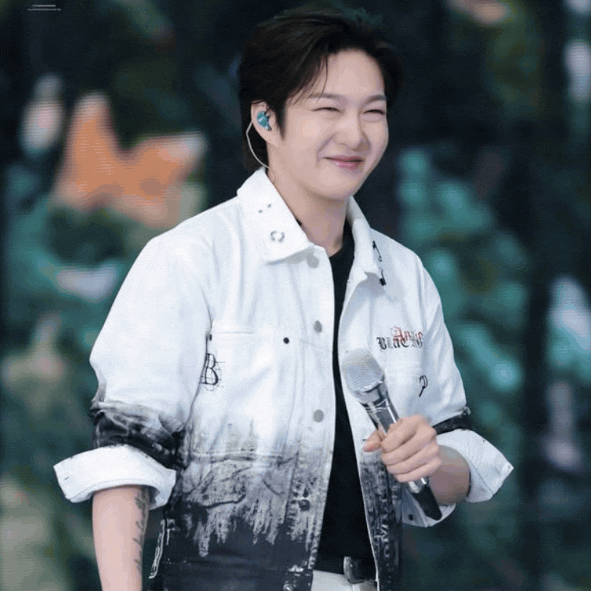 A moment captured by Lee Changsub (BTOB)'s fan