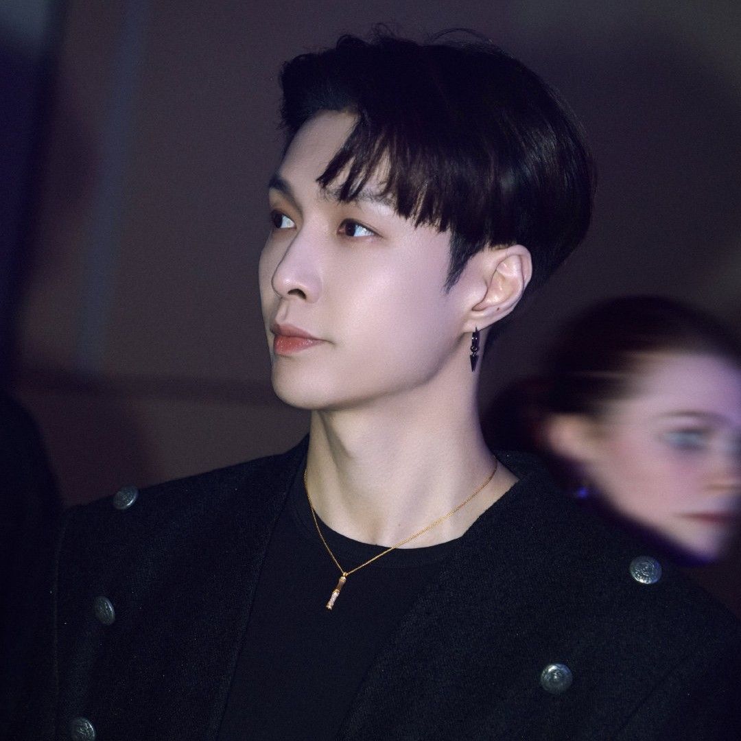 A moment captured by Lay (EXO)'s fan
