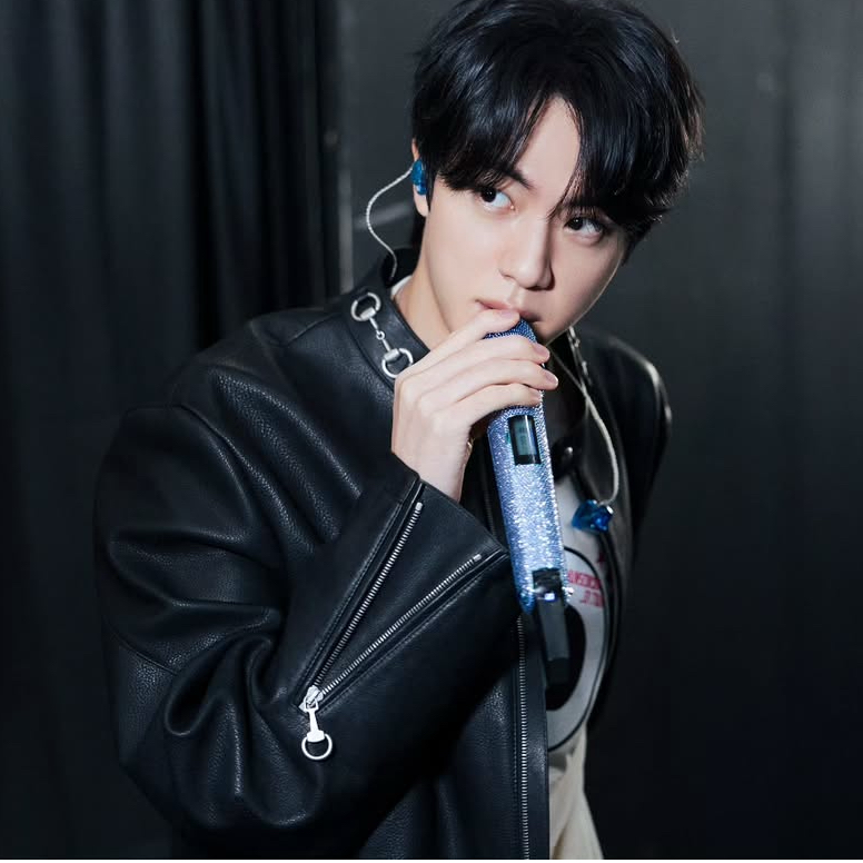 진 (방탄소년단)의 최신 사진