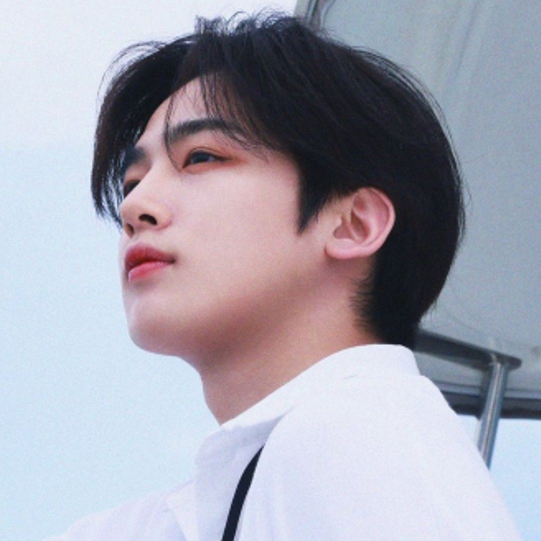 Latest photo of Kim Yohan (WEi)