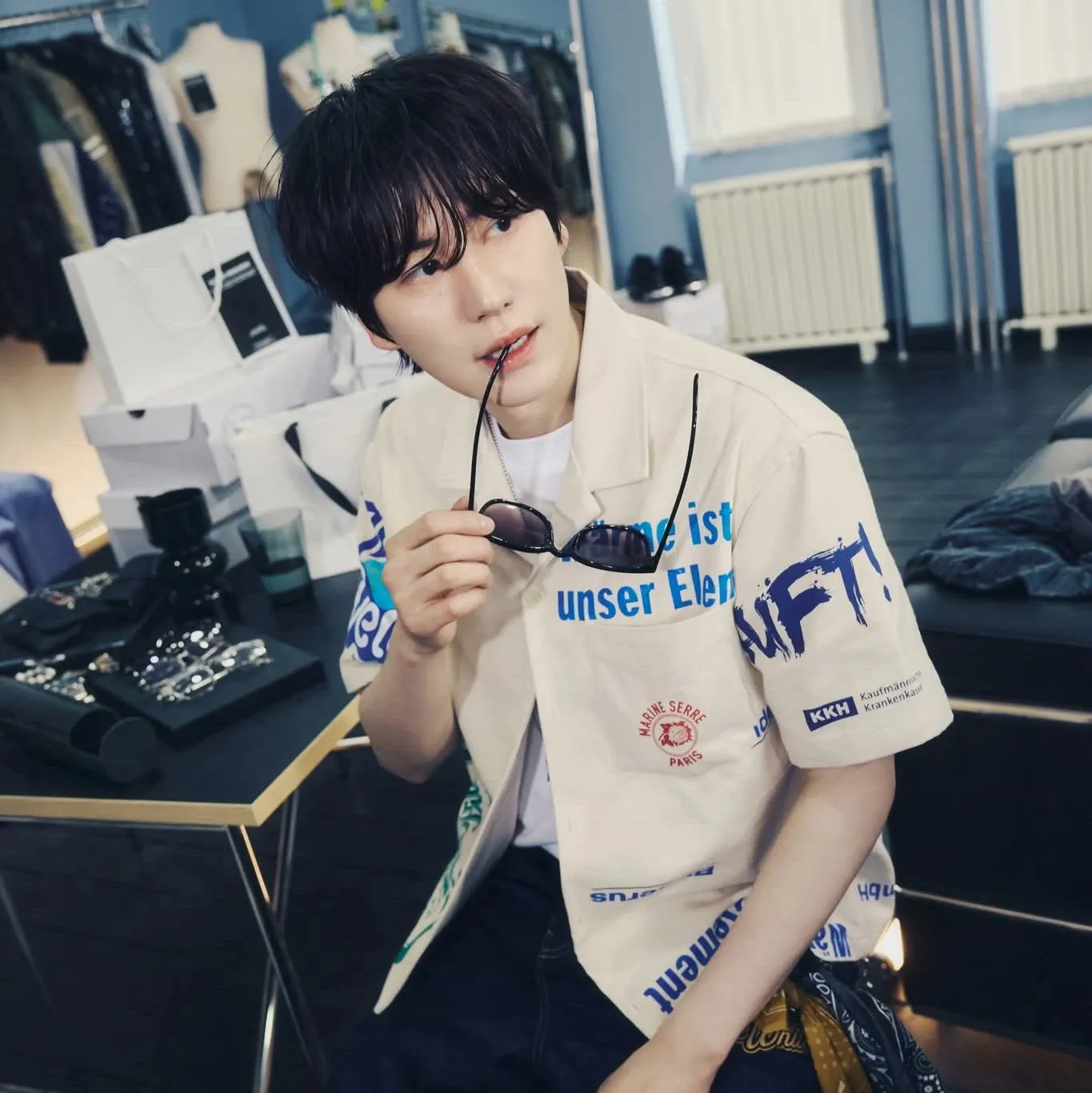 Behind-the-scenes cut of Kyuhyun (Super Junior)