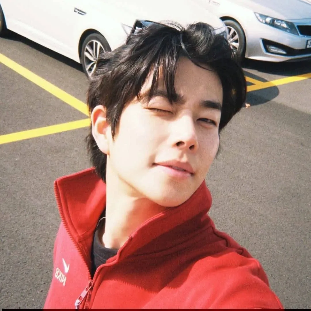 A moment captured by MJ (ASTRO)'s fan