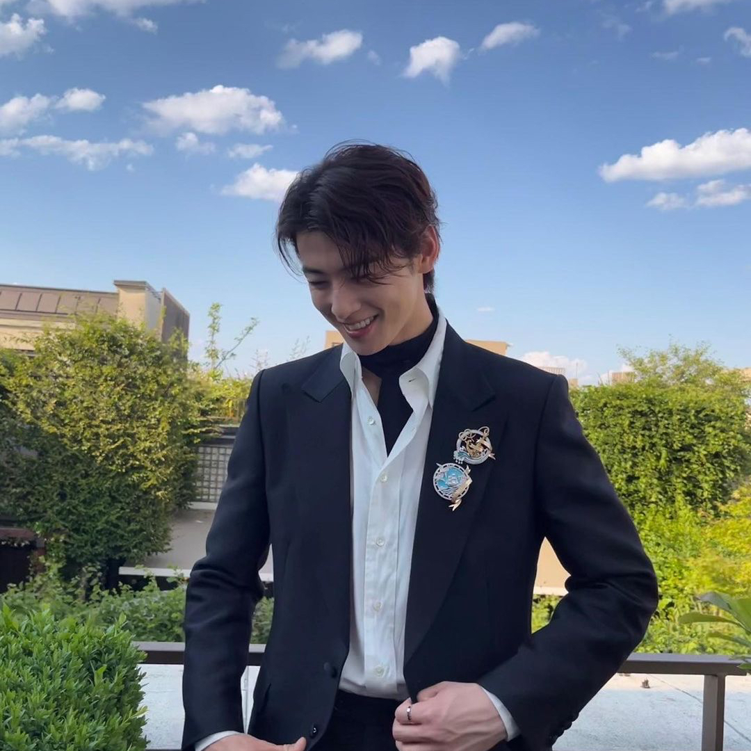 아스트로의 최신 사진