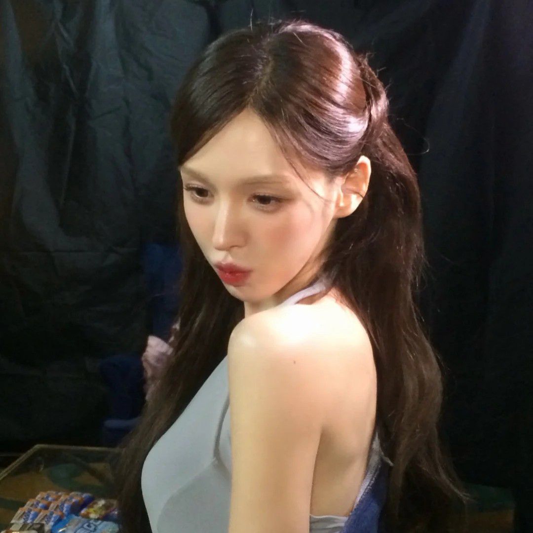 Behind-the-scenes cut of Wendy (Red Velvet)