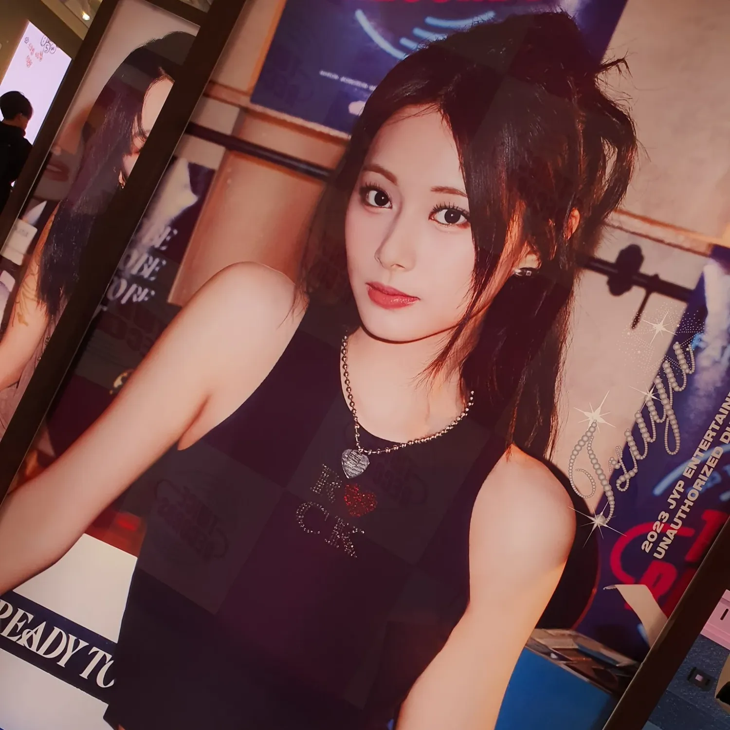 Foto aktivitas terbaru Tzuyu (TWICE)